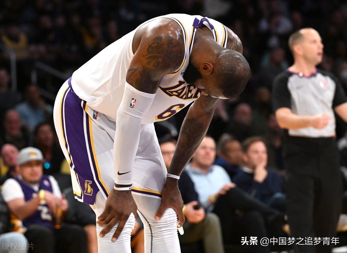 nba为什么不能刷分(28日NBA最大的争议：詹姆斯垃圾时间刷分，疑似被队友联手做掉)