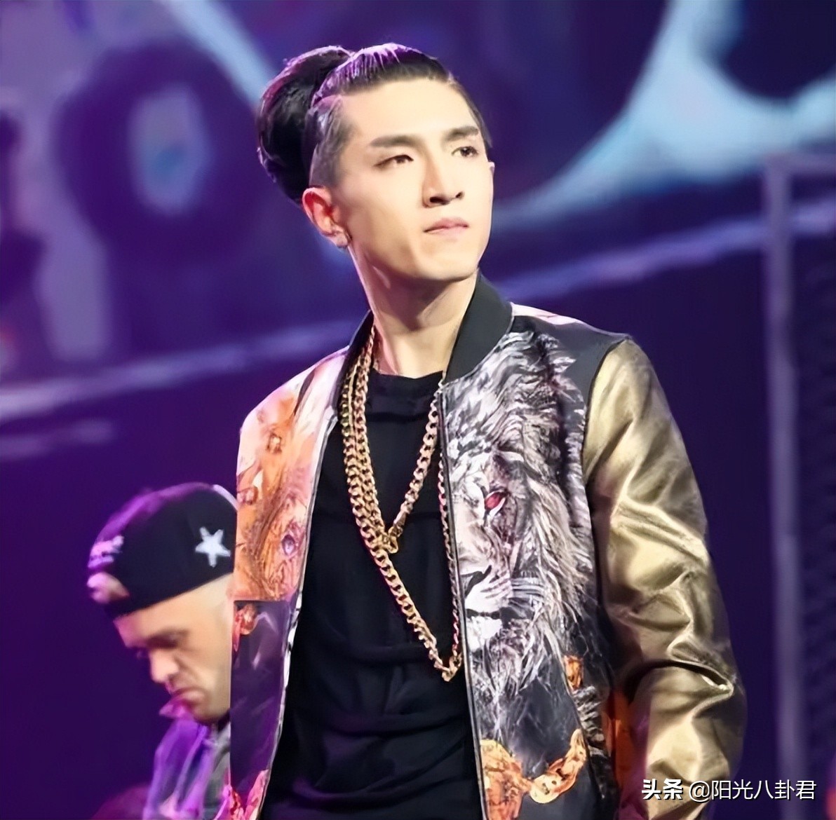 长相不行身高凑，这6位明星如果不是长得够高，可能个个是路人