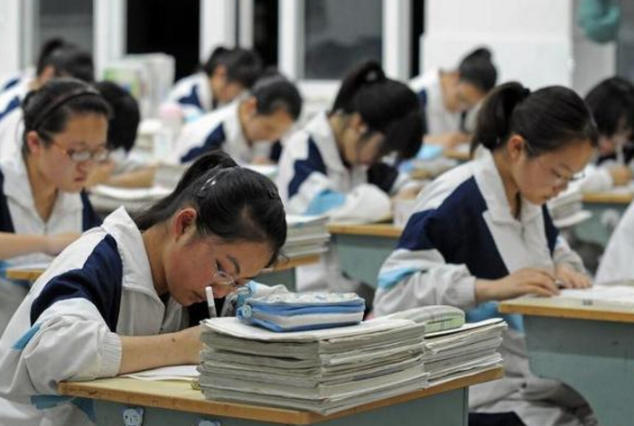 985毕业生满大街都是？但根据现实说明，大专学历才是社会的主体