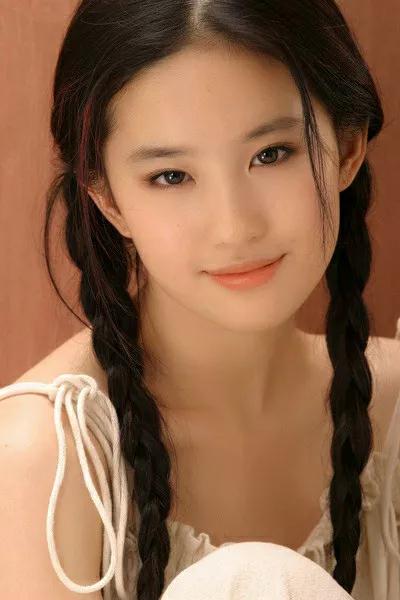请欣赏20位女明星的唯美高清美图