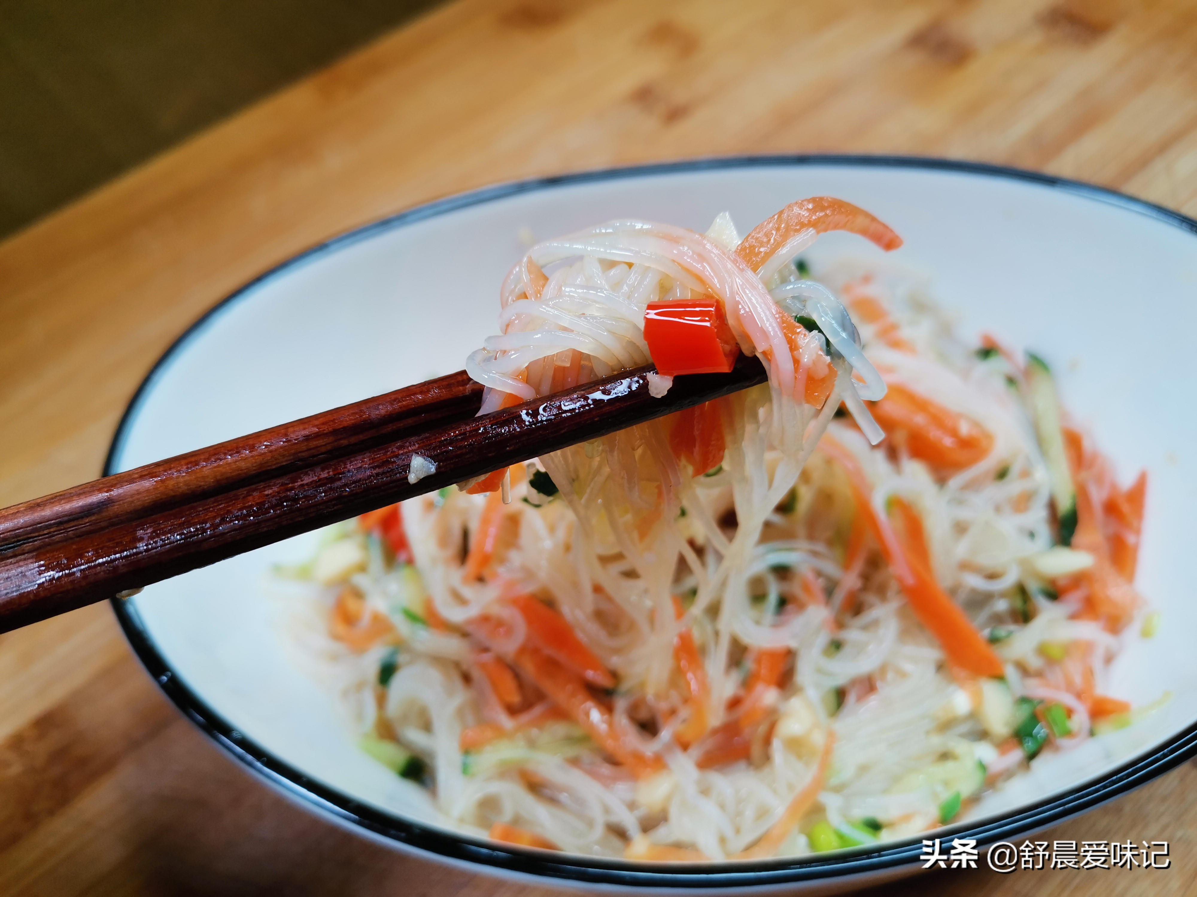 細粉絲怎麼做好吃(教你做清爽解油膩的涼拌粉絲)