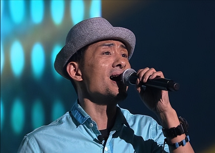 事实证明,靠着"装疯卖傻"的歌手阿宝,如今已活成了一个笑话