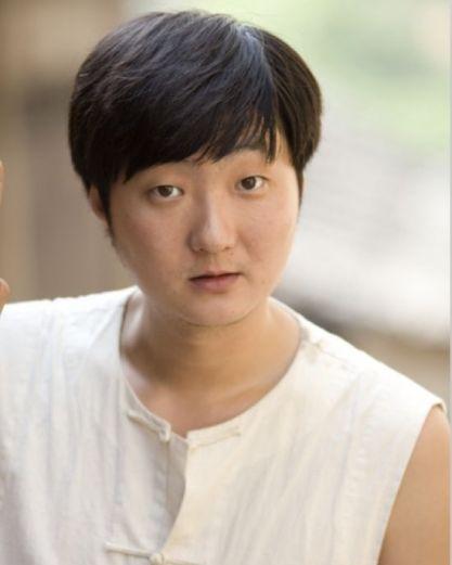 苦追苗圃20年无果,又追求袁泉被拒,王大治凭啥让董洁爱上自己?