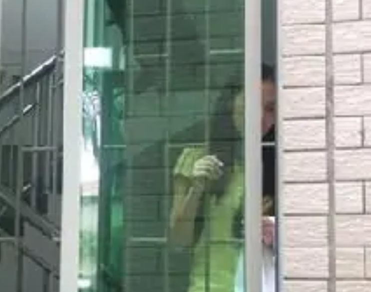 广东女孩邹宜均：因30万被母亲强送精神病院，后来剃度出家做慈善