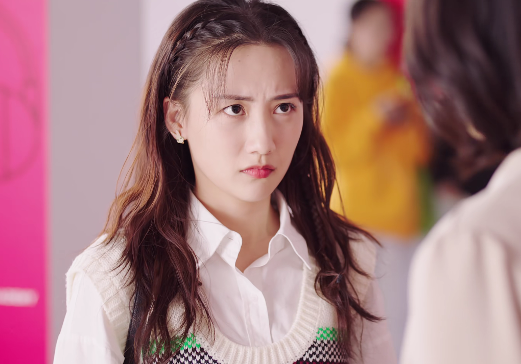 《星河璀璨的我们》更6集，全程刷屏，笑出腹肌，这部剧凭什么？