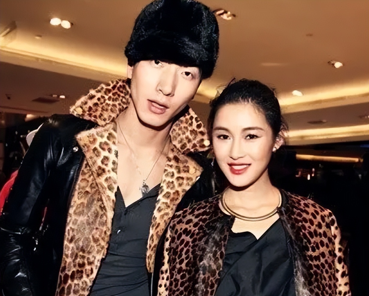 那时候,张亮满心都是"老婆孩子热炕头",却不料资本早已经将目光瞄向了