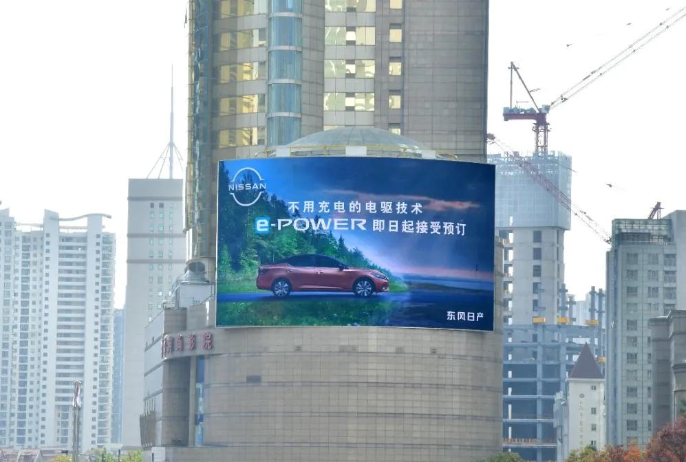 为什么汽车尤其是新能源汽车最喜欢投放户外广告
