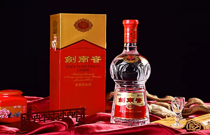 “鐵打的茅五,流水的老三”,誰將成為名酒第三?