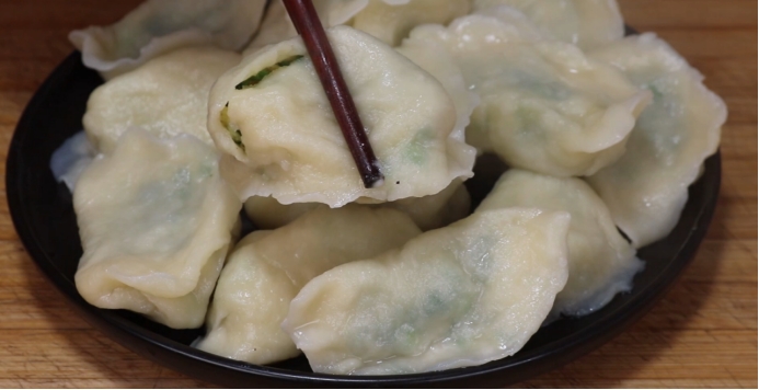 韭菜鸡蛋馅饺子放什么调料（韭菜鸡蛋饺子放什么调料好）-第6张图片-昕阳网