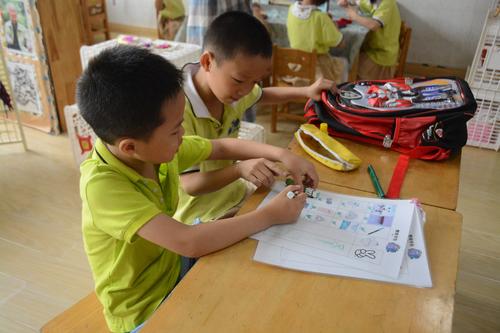 不送孩子上幼儿园的十大理由：在家教育的优势与考量