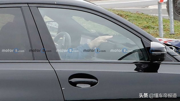 新车 | 换装“双联屏”，竞争奔驰C级！宝马新款3系最新谍照曝光