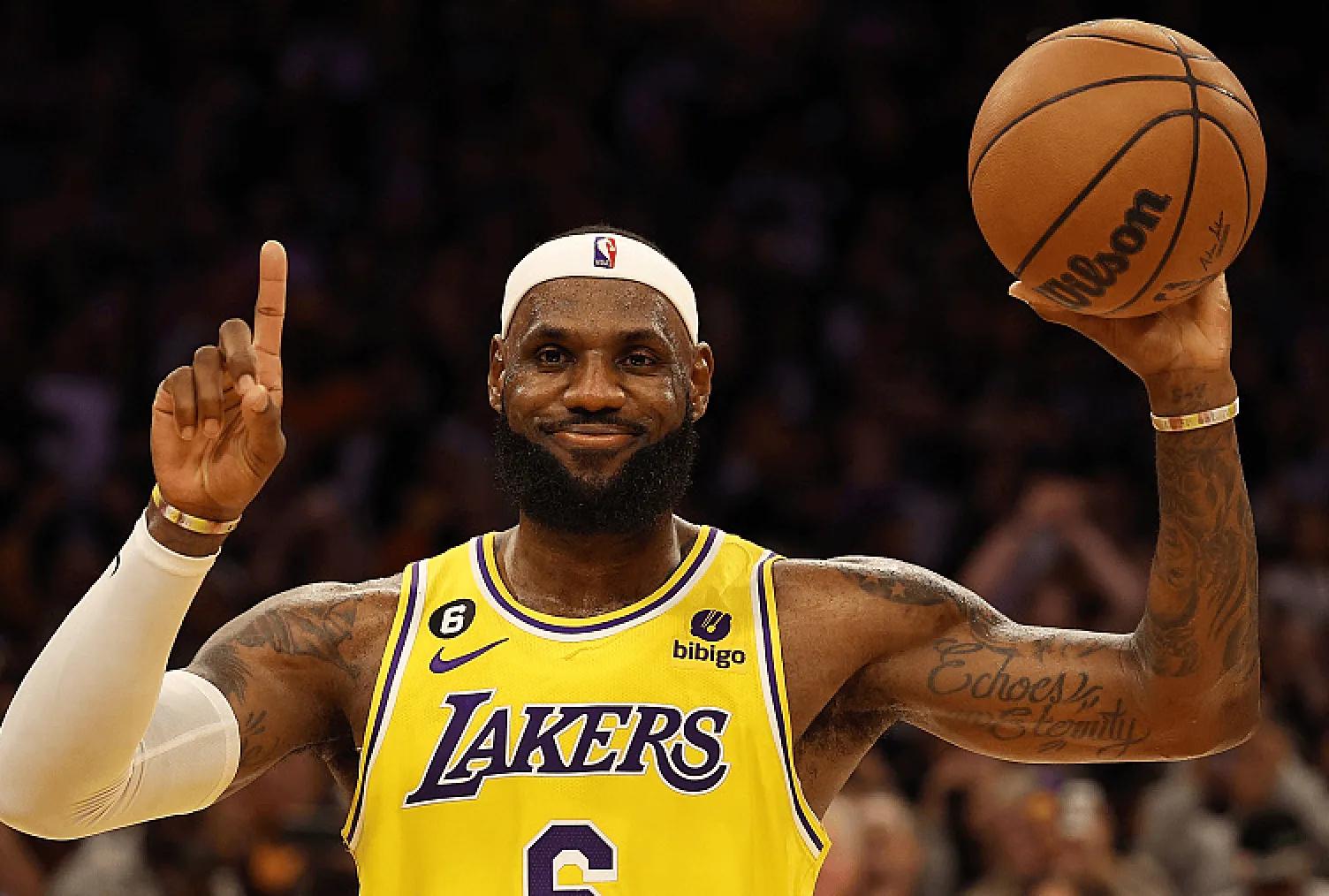 詹姆斯为什么在nba上热度（美媒列出詹姆斯登顶得分王宝座成为历史最佳的7大原因，人气差？）