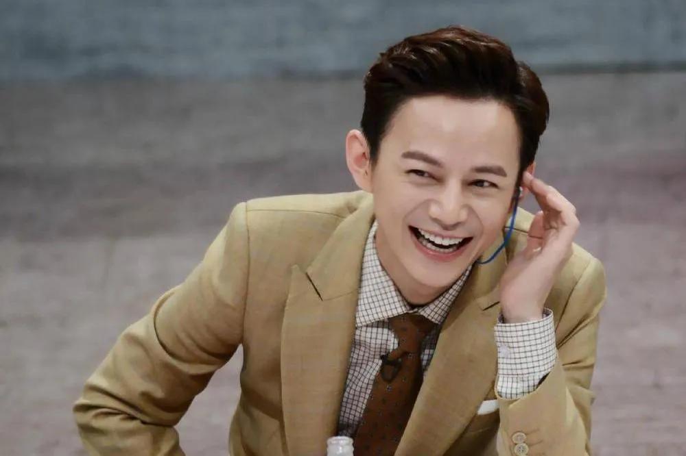 记者刁难林志玲：你介意梁朝伟的身高和你不相衬吗？志玲回答获赞