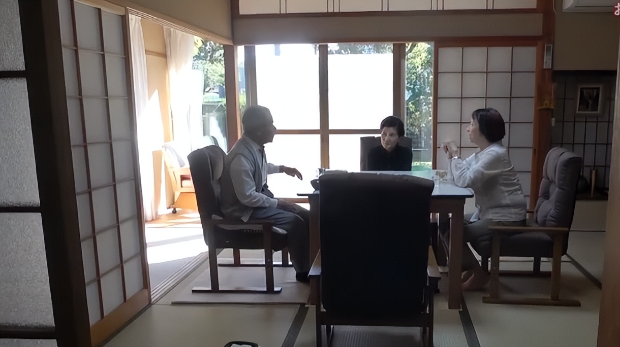 7个日本不婚女人，住在一起抱团取暖，这会是新时代的养老方式吗