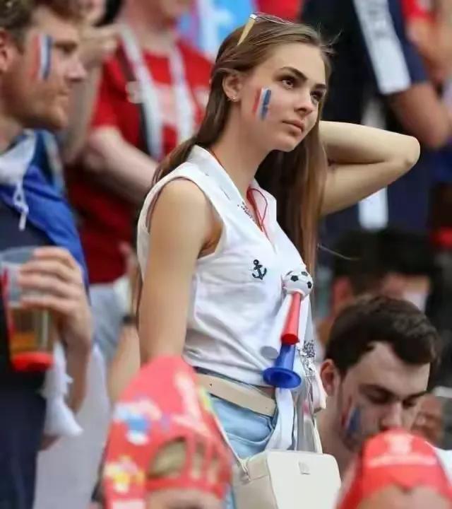 2014世界杯韩国女球迷（世界杯最美女球迷你知道几个！中国最美女球迷你知道是谁吗？）