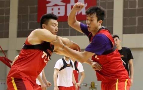 2016男篮奥运会中国队（16年奥运会，中国男篮阵容都有谁？多人遭遇大伤，有人成为经纪人）