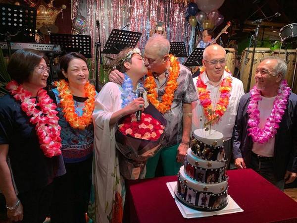 触景生情!知名港星忆亡夫泣不成声,患癌花巨额医治仍未能挽留