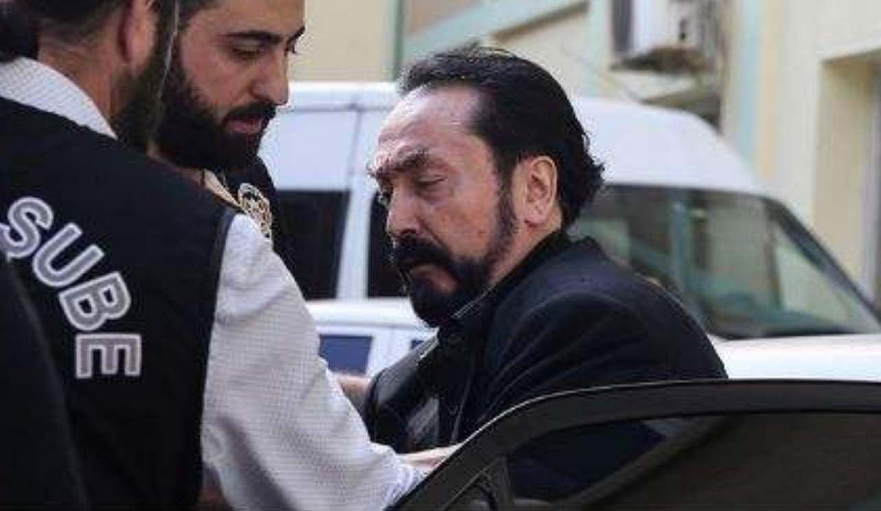 土耳其恶魔：洗脑上千女性做情人，藏6.9万颗避孕药，被判1075年