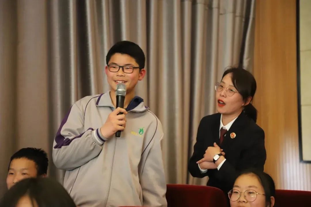 ��������Э��ϯ�Ÿ���һ�е���ʮһѧУ����Ԥ��δ�����˷��﹤��