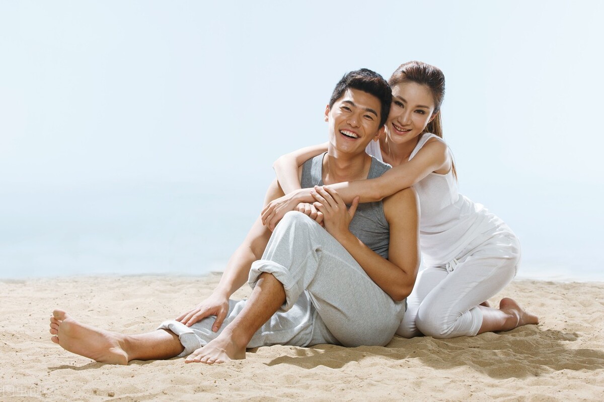 给男朋友买一千多的鞋（老婆买鞋花了一万二）