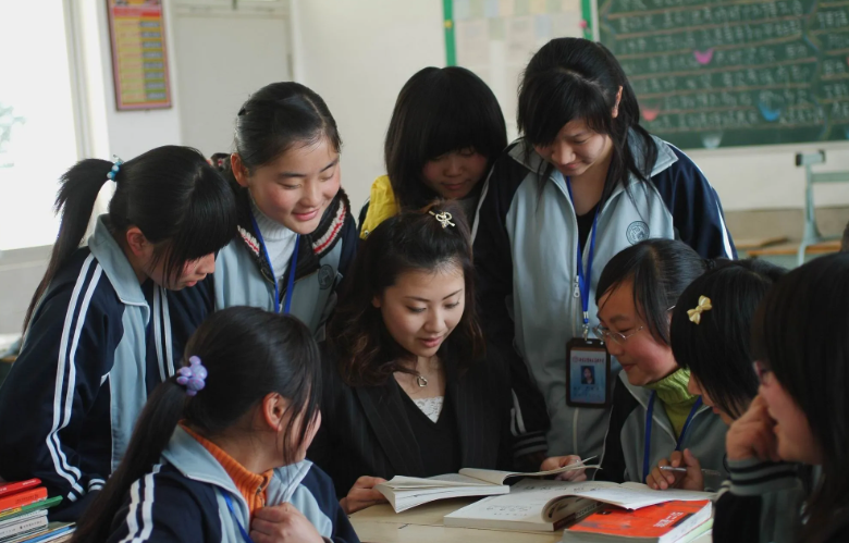 部分教师不再是“临时工”，或将“择优入编”，代课老师有份吗