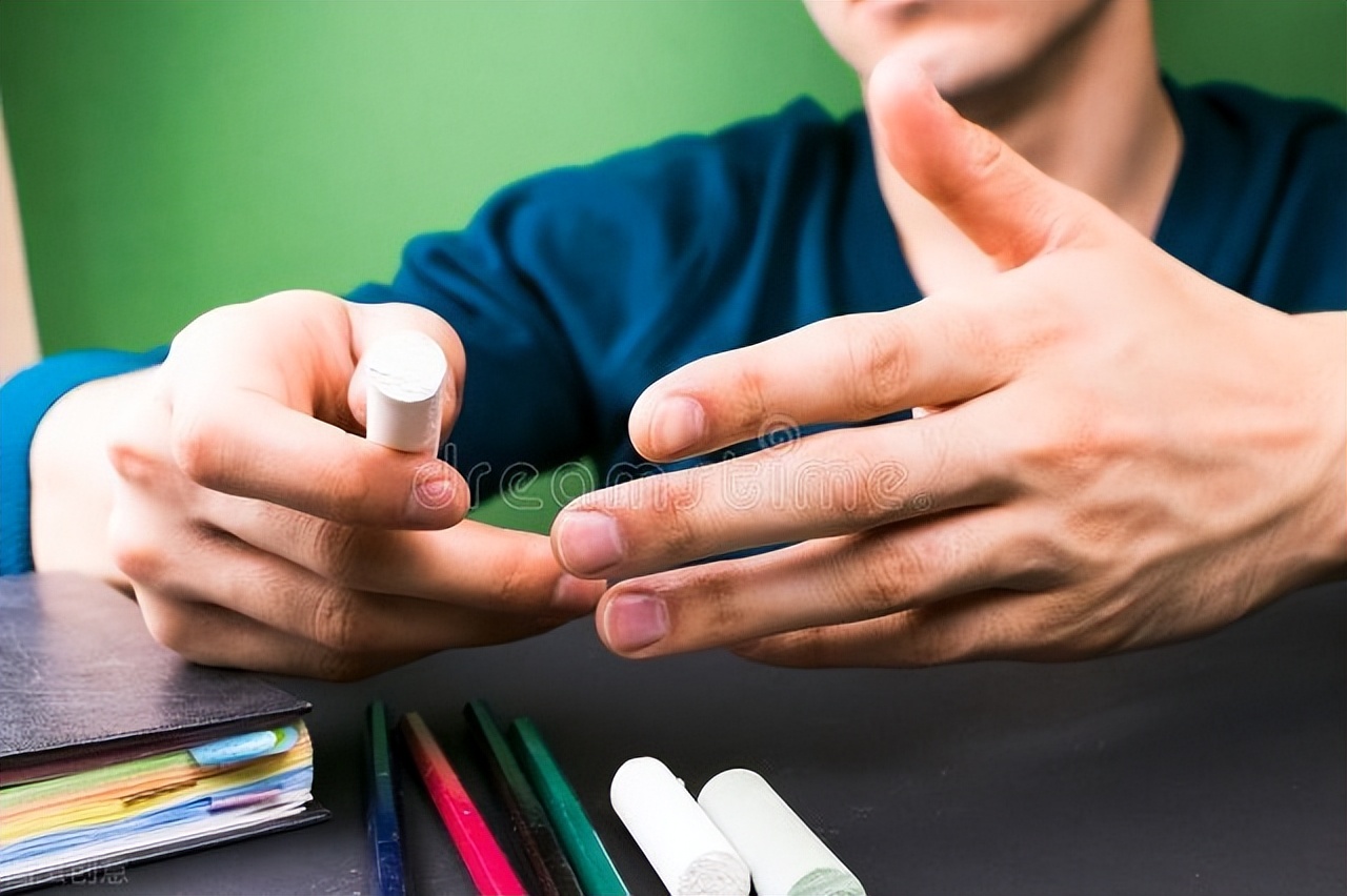 大学生在校个人总结（简短的教师个人工作总结范文）