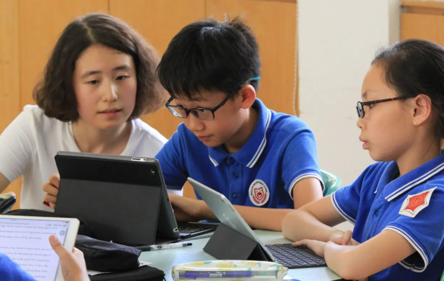 “合同工”教师的春天来了，满足前提条件有望转编，待遇也提升了