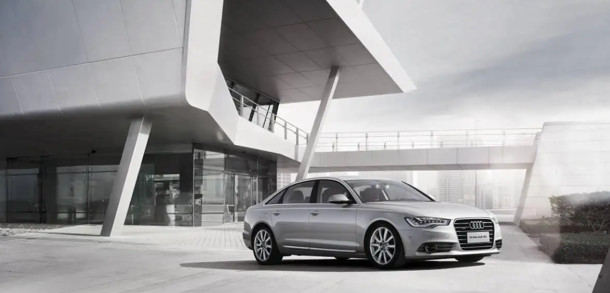 奥迪a6l历代车型（奥迪A6L的54年发展史，八次更新换代，收获一众车迷）-华海博客