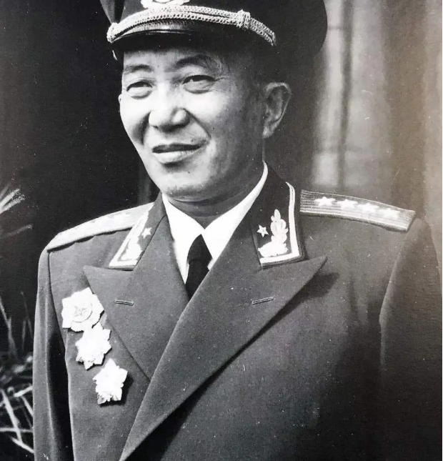 周恩来勘查长江要坐空中索道被拒，去世前遗憾感叹，原因让人泪目