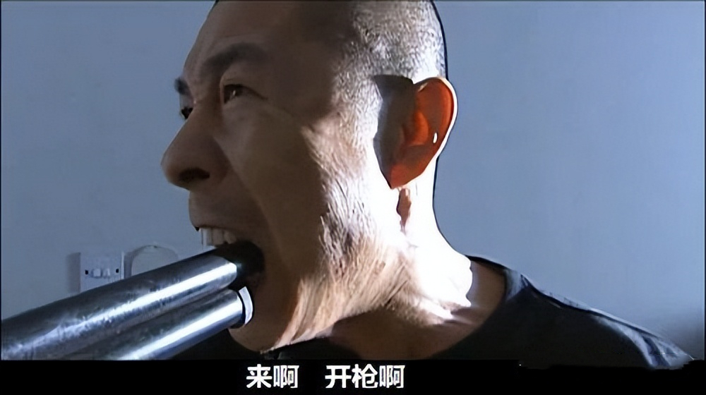 他就是又张立饰演的那位大鹏了,作为剧中刘华强的得力助手大鹏的形象