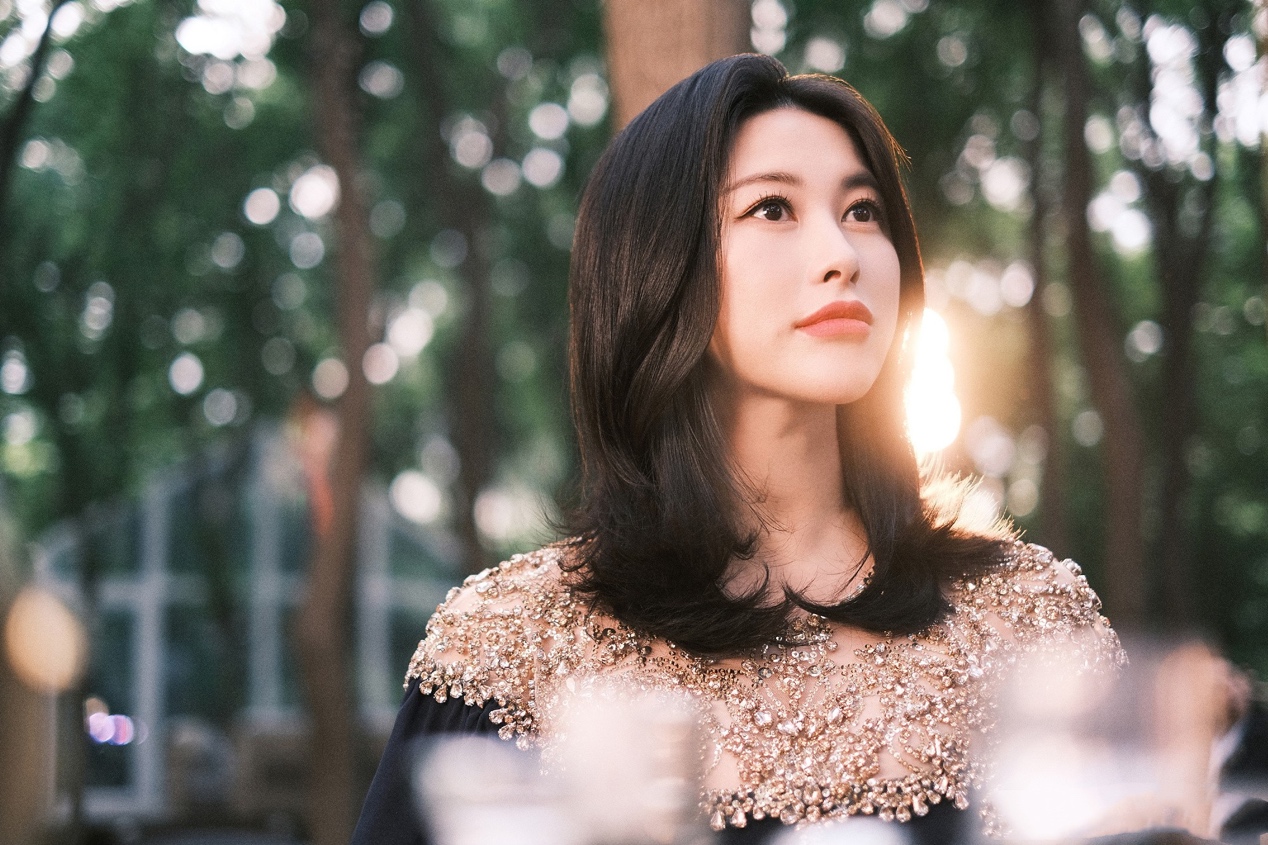 尤文老板中国女友（“京圈公主”朱珠：家世媲美韩雪，与顶级富豪恋爱，37岁嫁平庸男）