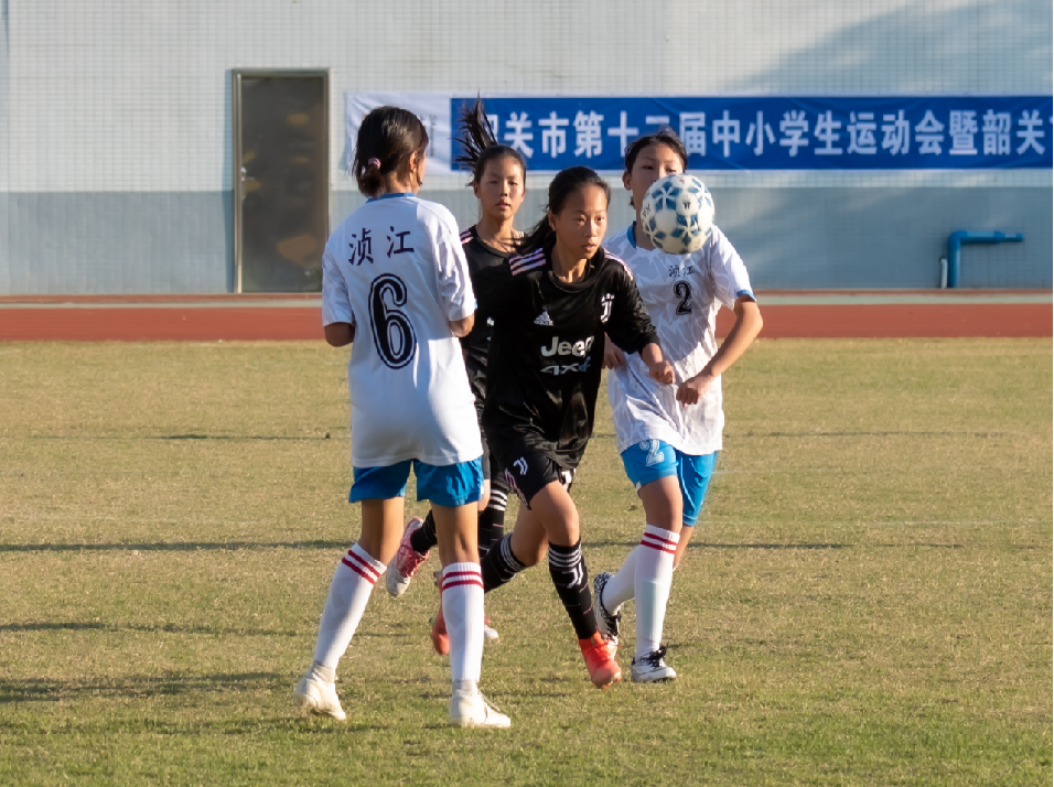 韶關(guān)仁化縣實(shí)驗(yàn)學(xué)校：足球帶動(dòng)素質(zhì)(圖4)