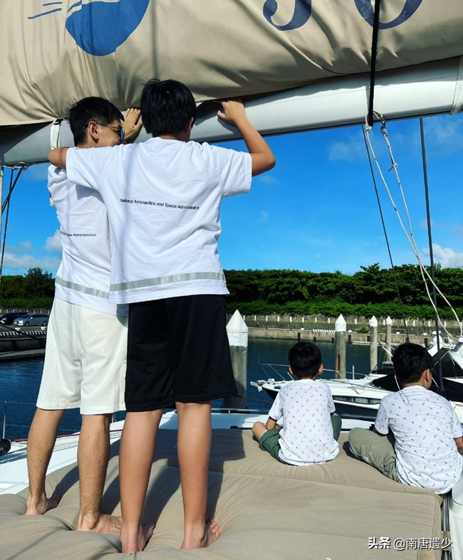 林志颖娇妻晒全家出游照，13岁Kimi身高超爸爸，穿父子装画面温馨