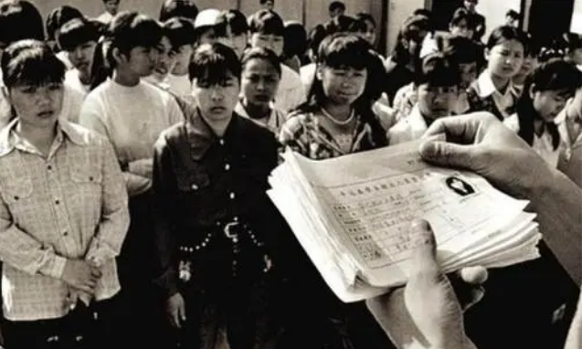 高考险被顶替，康辉：如果没有父亲的奔走，我的人生必定要被改写