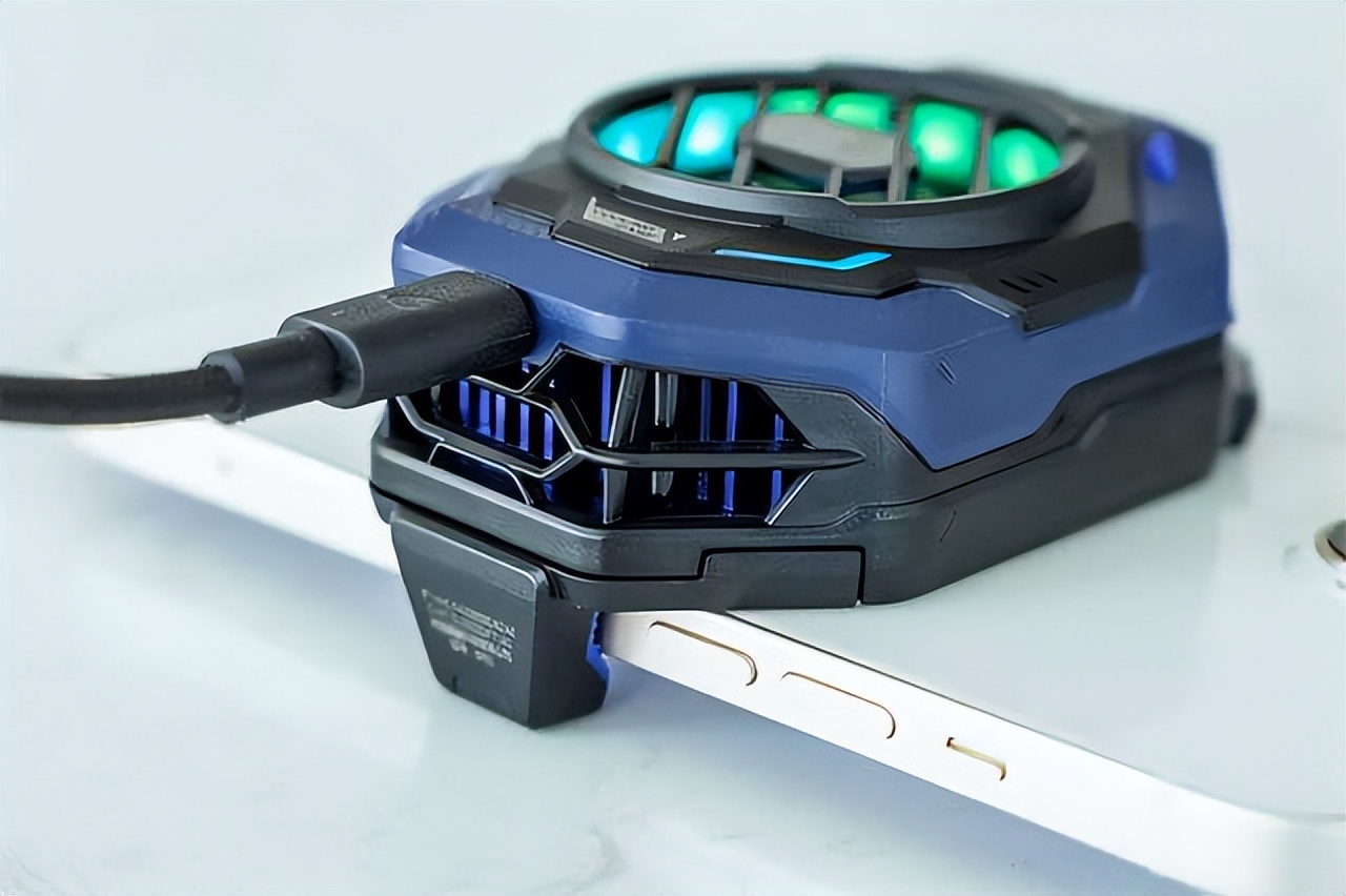 黑鲨推出funcooler3Pro手机散热器，极速温降30°C