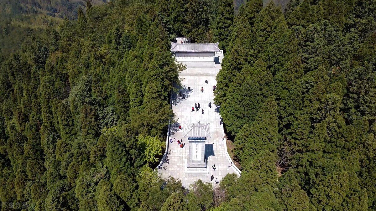 黄洋界:井冈山五大哨口之一,著名的黄洋界保卫战便发生在这里.