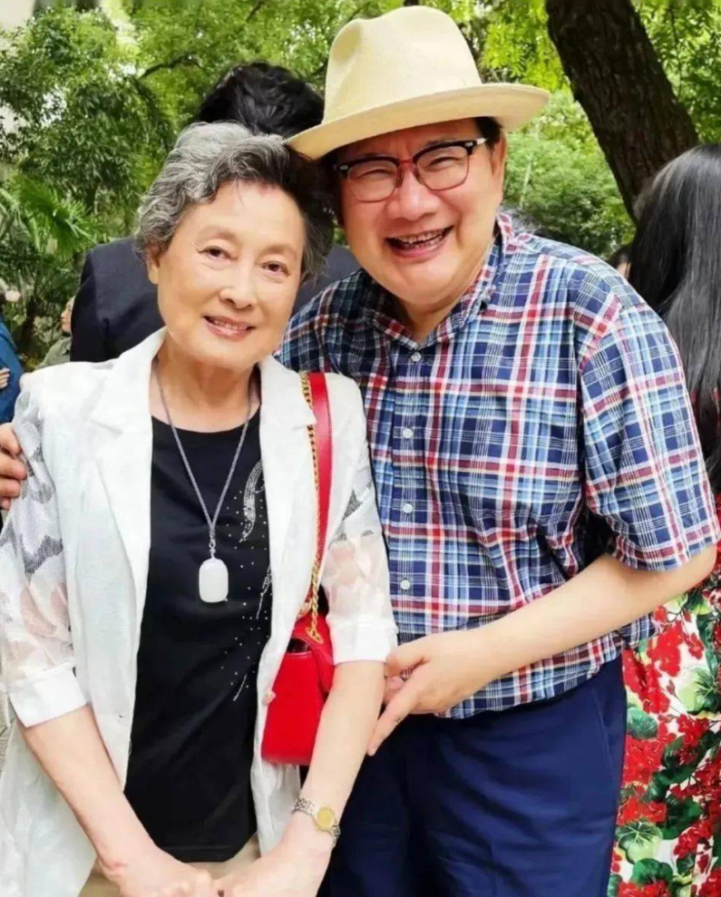 著名演员向梅:和丈夫牵手64年,71岁患脑梗,如今85岁怎样了?