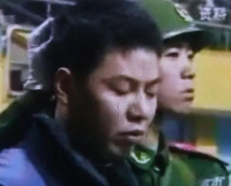 山西黑老大敛财12亿，7次减刑出狱时小弟放鞭炮，最后被妻子举报