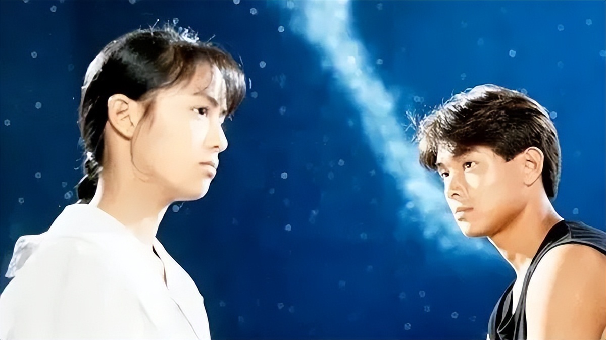 日本国民美少女始祖，曾和成龙一起主演电影！无数粉丝求她复出…