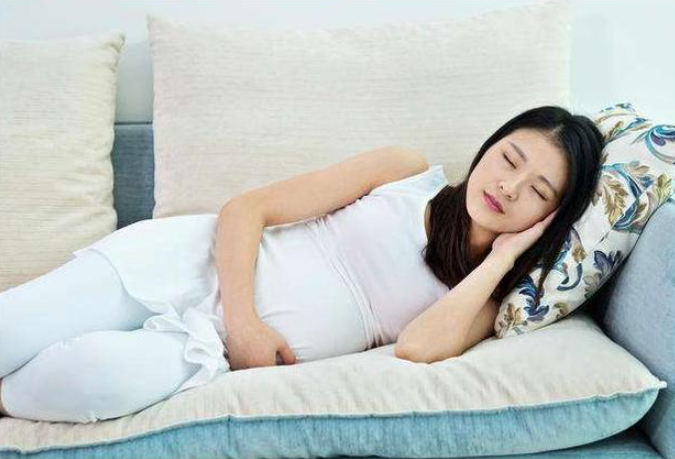 两个月大宝宝夜间哭闹原因及男女差异分析