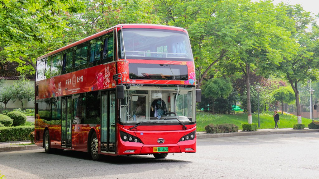 400 臺純電動客車投運泉城 比亞迪攜手濟南公交打造綠色出行新名片