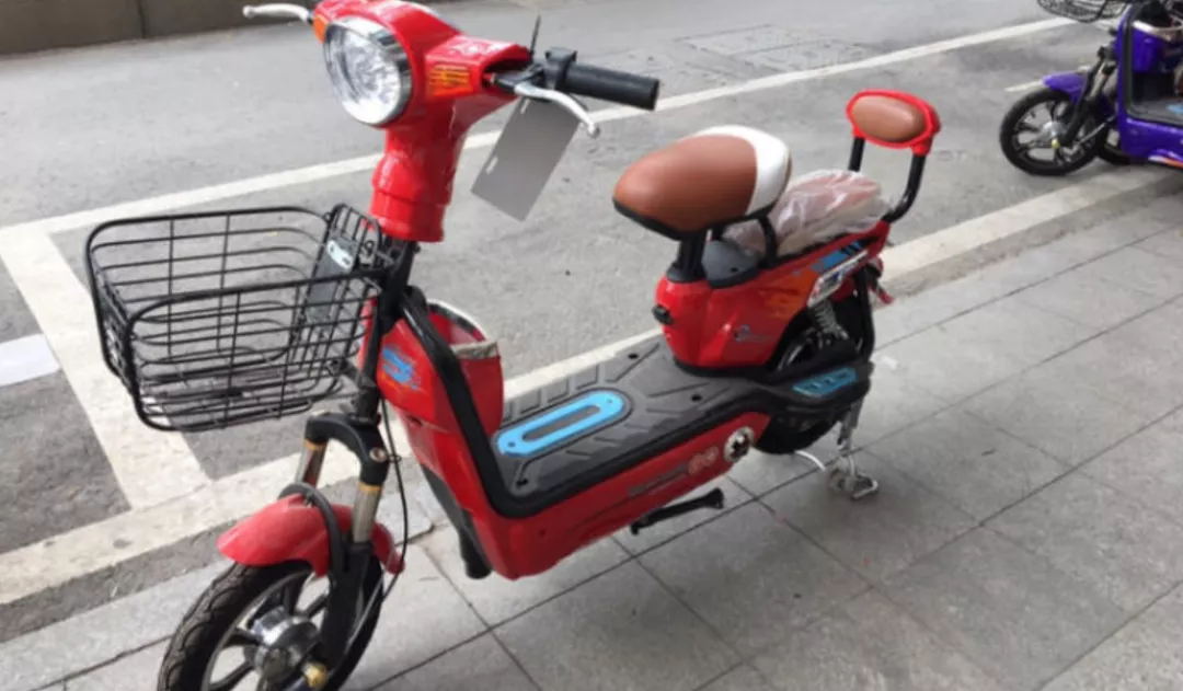 电动车要符合什么条件才能上路?持汽车驾照能骑吗?交警给出回复