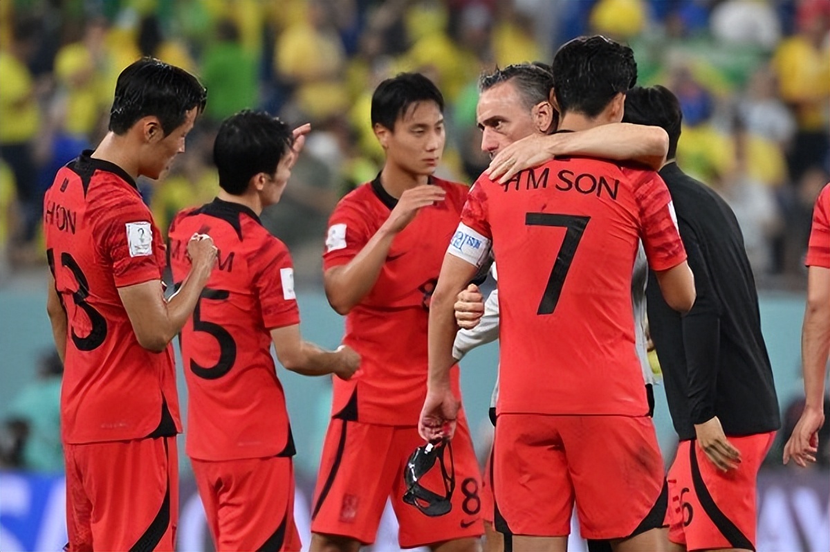 无缘世界杯8强，韩国队1-4惨败巴西，马德兴嘲讽：比国足还惨