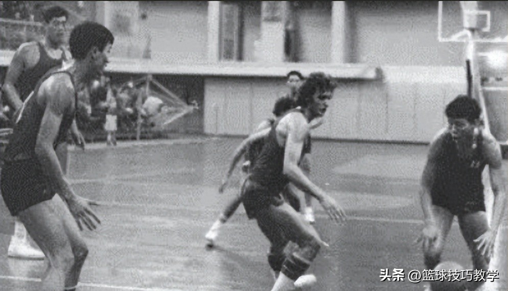最阴暗的一届奥运会！中国男篮被东道主用“黑哨”偷走了胜利