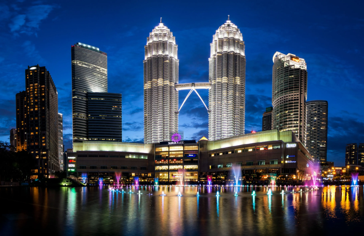 曾伟权一生未娶，59岁病逝无子女送终，生命最后与一只小狗相伴