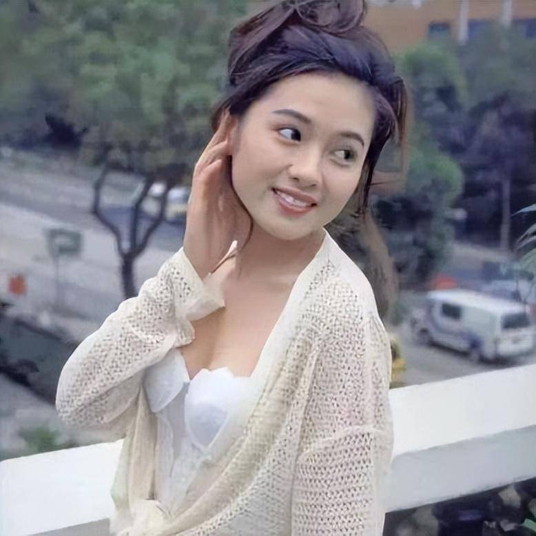 "玉女掌门"李丽珍:28岁一脱成名爆红,息影后人间再无水蜜桃