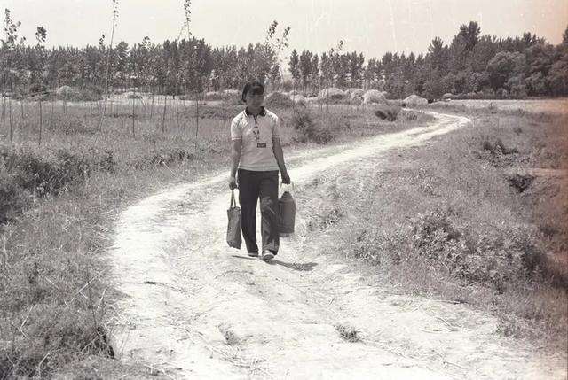 男子因杀妻被判15年，11年后亡妻竟死而复生，已和其他人结婚生子