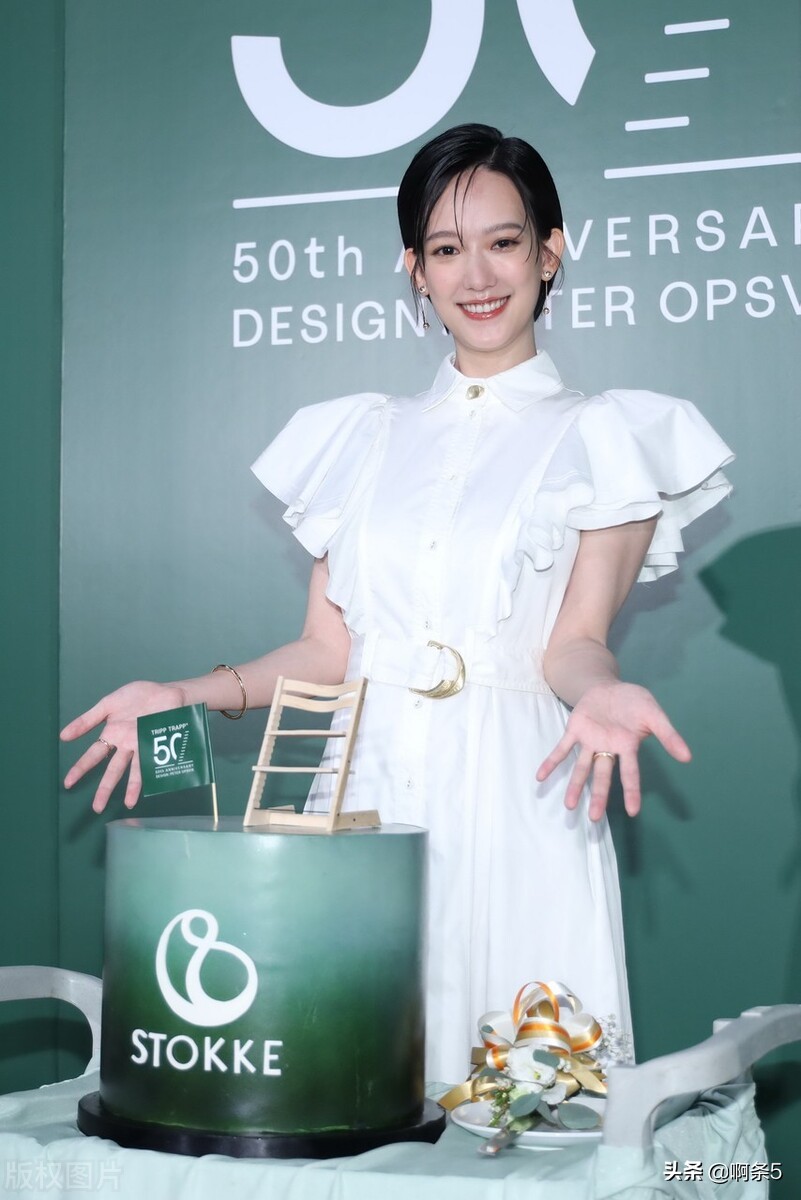 孟耿如挺有气质的