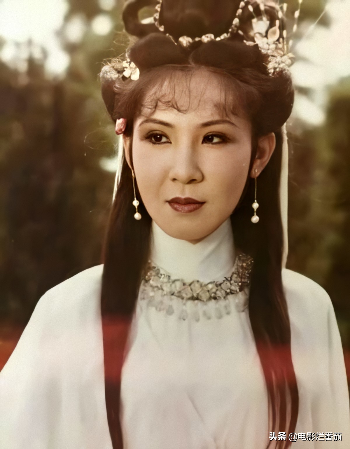 被全网骂了二十多年的西门大妈，与男神演亲密戏，黯然退圈之谜