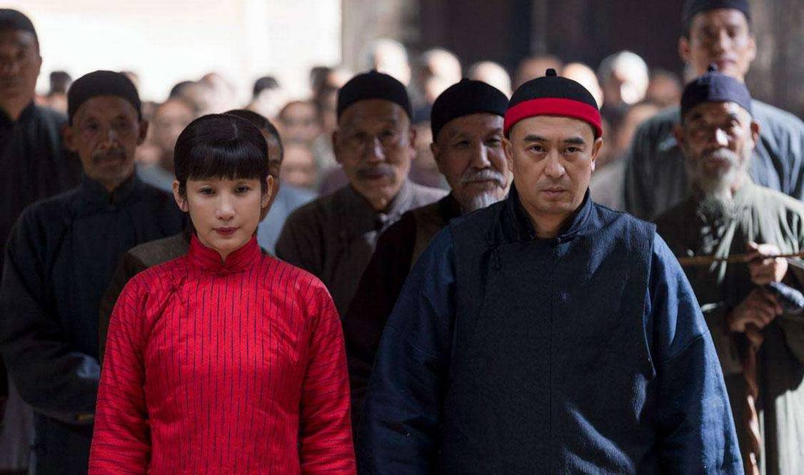 后来,在刘惠宁监制的电视剧筹拍时,又是张嘉译出马,把刚生完孩子不久